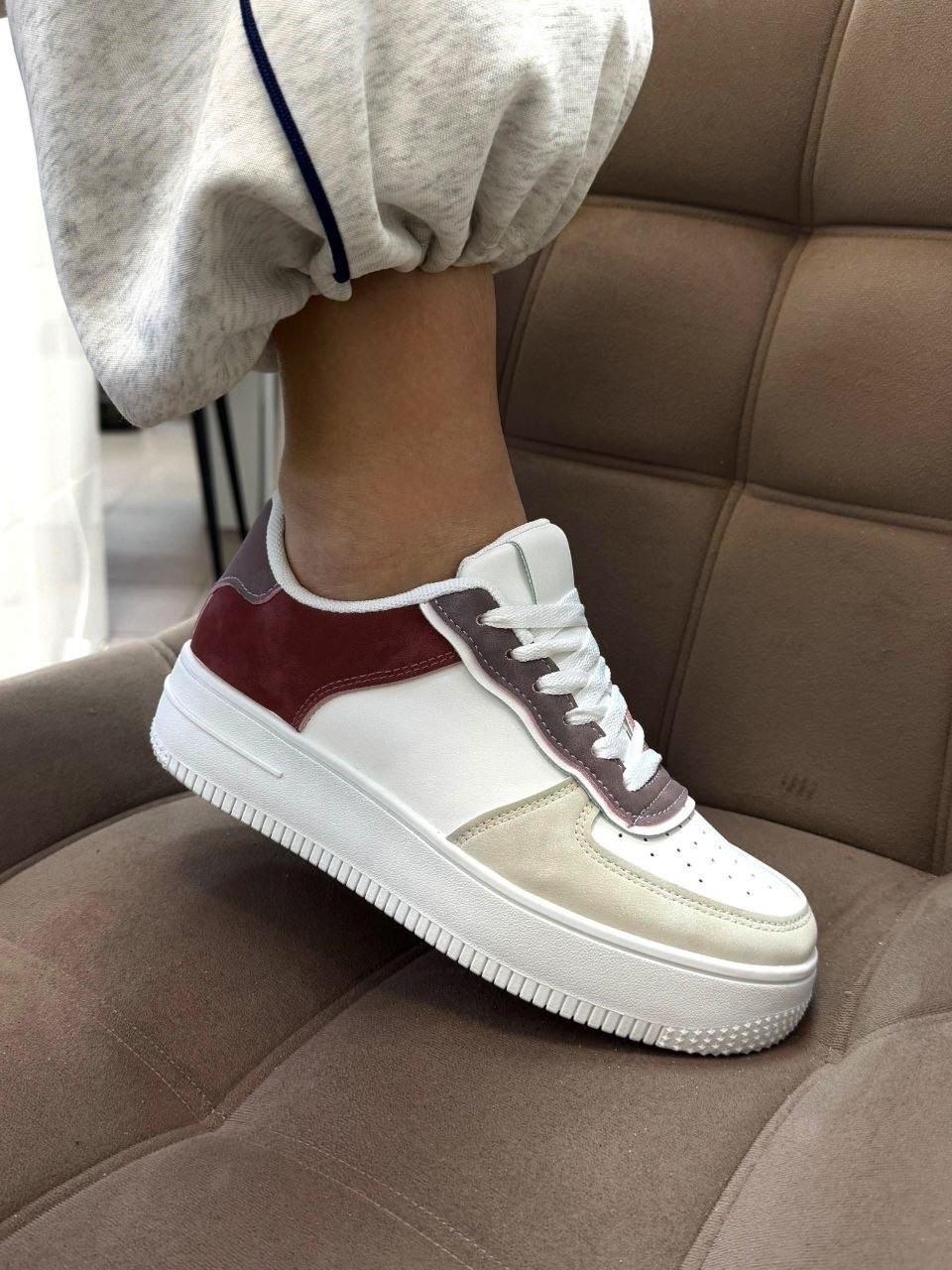 женские кроссовки,,модные кроссовки, женская,оригинальные кроссовки