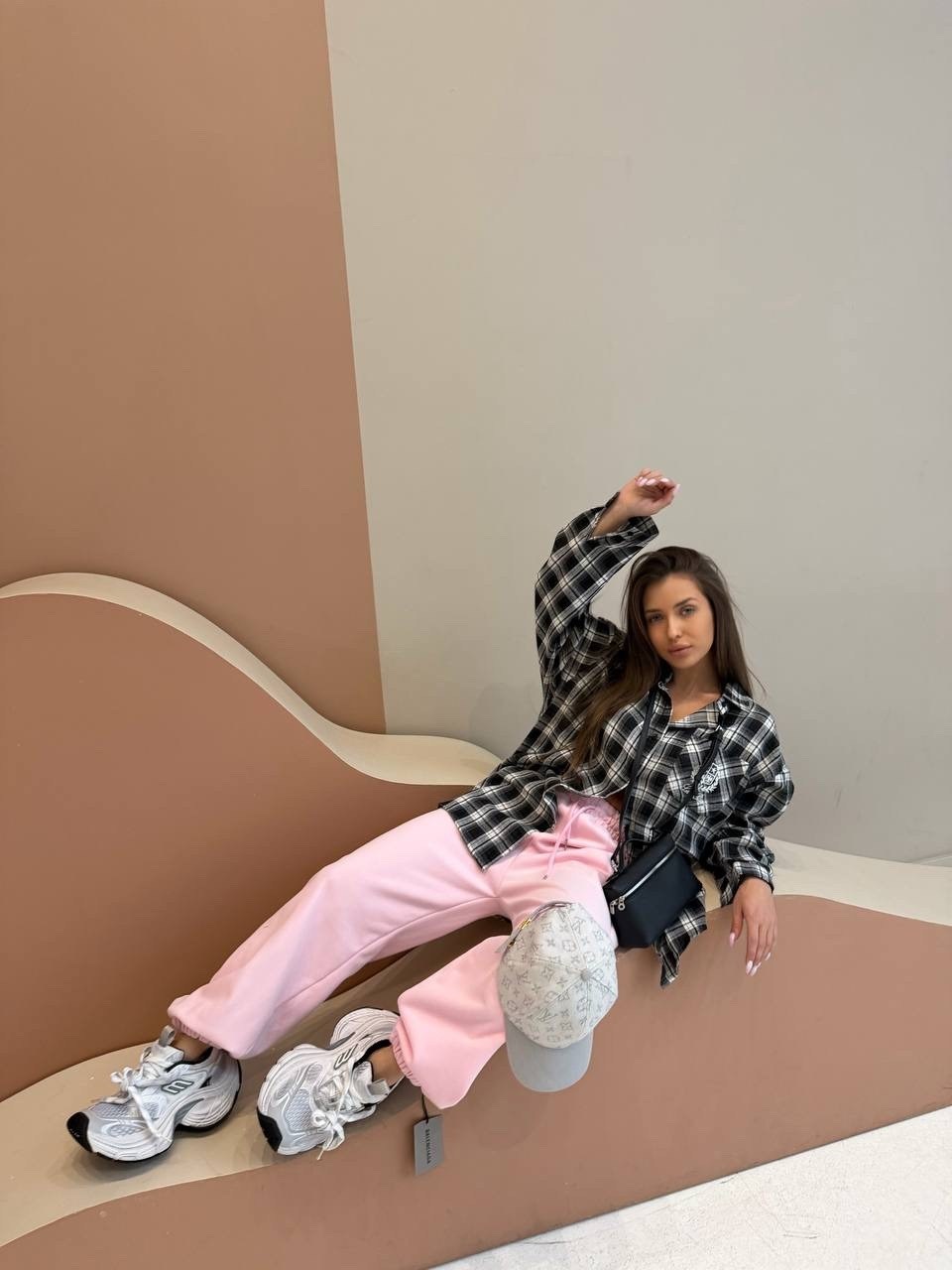 рубашка клетчатая черная oversize gup,рубашка в клетку женская,рубашка женская,рубашка женская в клетку с отложным воротником,женская рубашка в клетку оверсайз