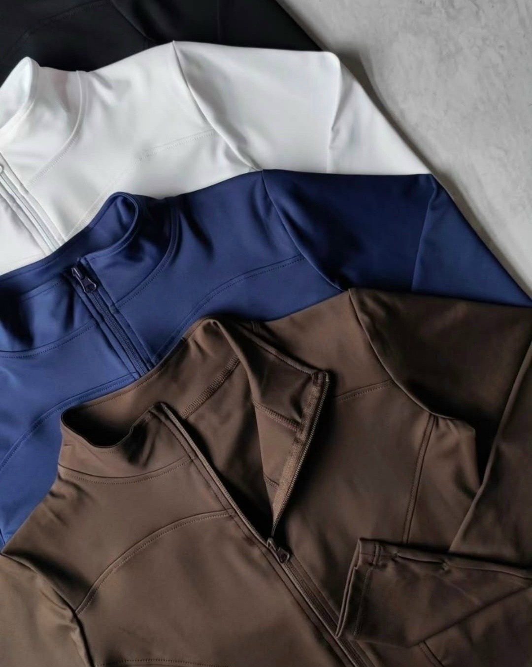 куртка спортивная,женская спортивная куртка,женская спортивная куртка aiithuug,одежда для фитнеса,спортивная одежда