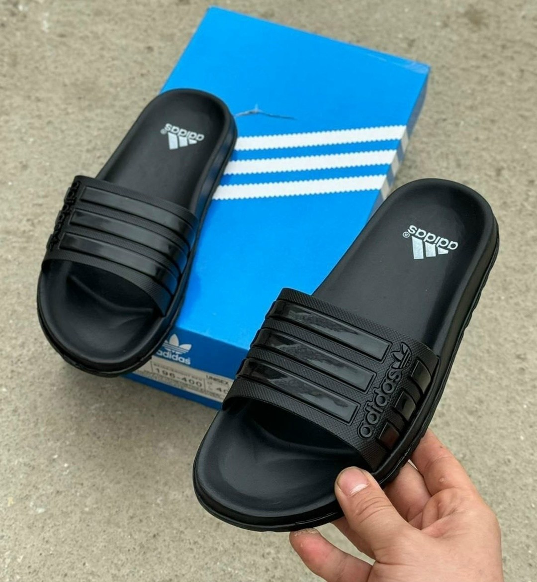 шлепки адидас,шлепки адидас изи,шлепки adidas,шлепанцы adidas adilette comfort,шлепки мужские