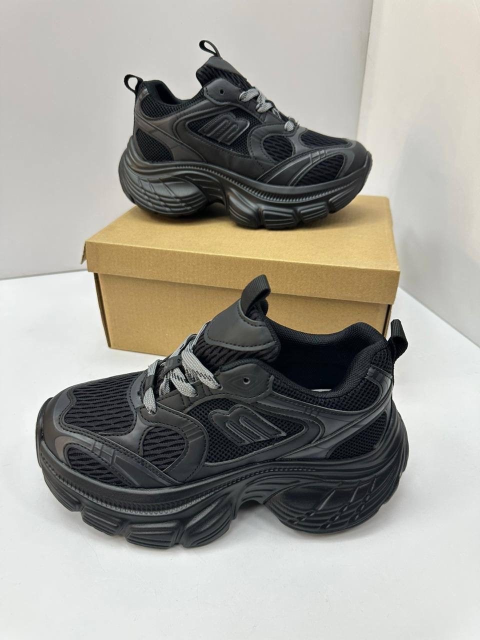 кроссовки balenciaga 10xl black sneakers,кроссовки женскиe,кроссовки в стиле balenciaga 10xl black,сетчатые кроссовки 10xl balenciaga черный,черные кроссовки