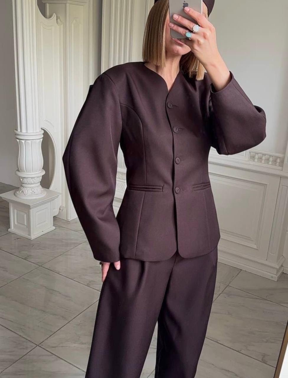 женский брючный костюм,женские костюмы,костюм деловой женский,зеленый костюм