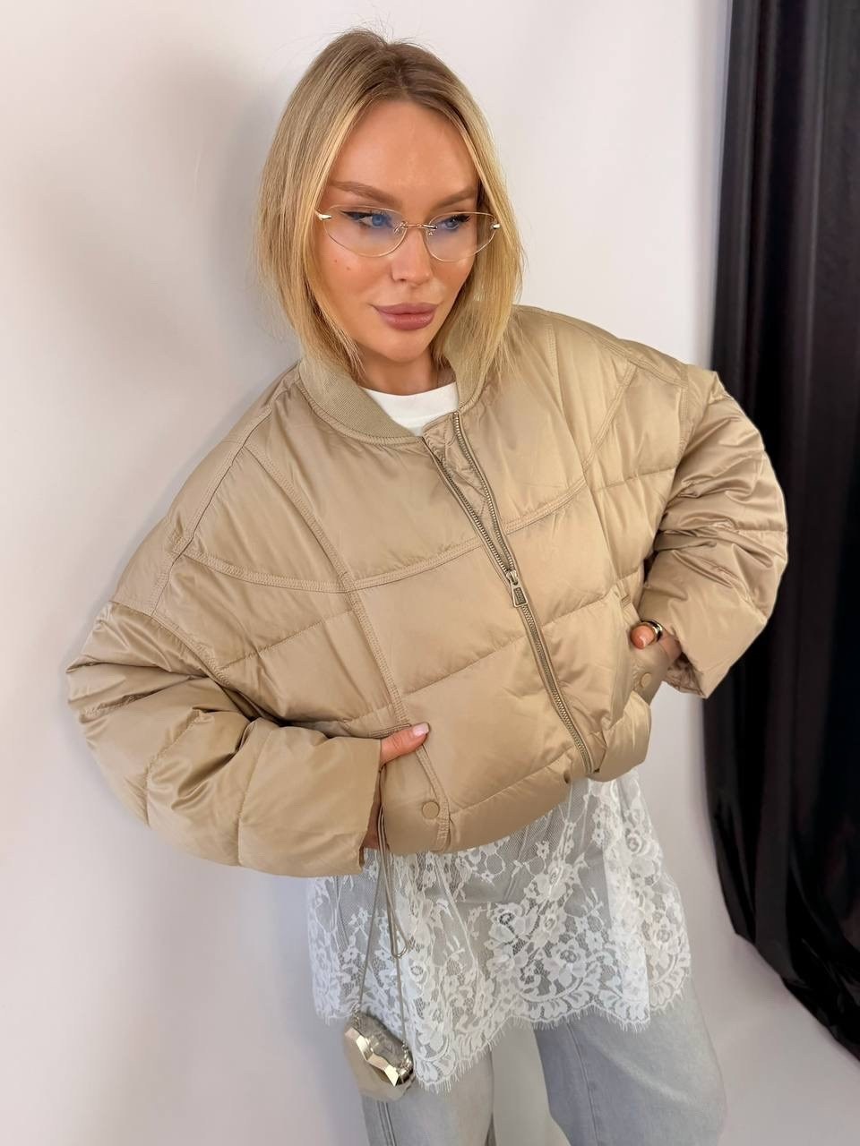 бежевая куртка демисезонная,куртка модная,georgia cropped puffer jacket beige,бежевая куртка,куртка бомбер