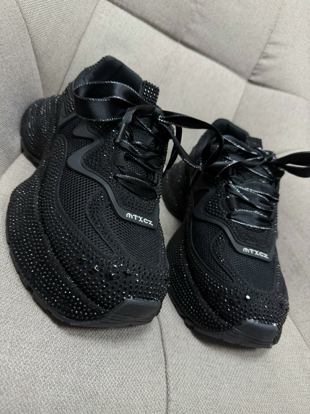 женские кроссовки,кроссовки,черные кроссовки,кроссовки со стразами, кроссовки