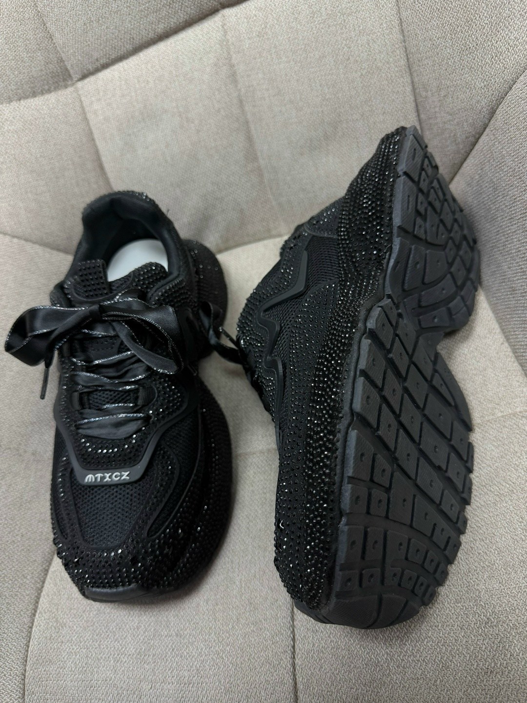 женские кроссовки,кроссовки,черные кроссовки,кроссовки со стразами, кроссовки