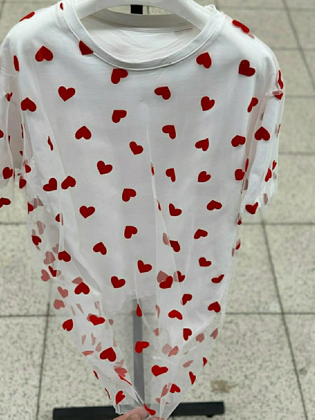 футболка женская,футболка с сердечками,футболки женская оверсайз,майка с сердечками