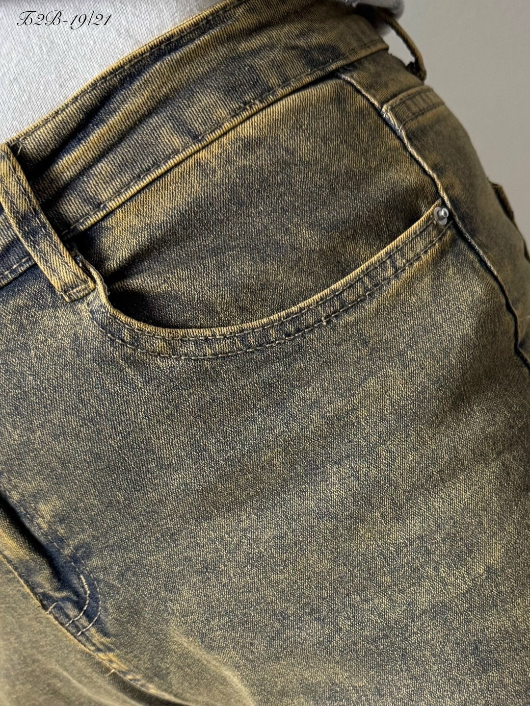 женские джинсы,широкие джинсы,джинсы стиль,рубашка женская,широкие женские джинсы