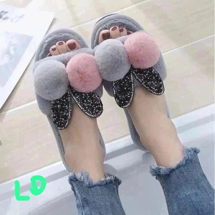 домашние тапочки женские,женские зимние модные плюшевые домашние тапочки с помпонами теплые короткие,женские зимние модные плюшевые домашние тапочки с помпонами,тапочки женские,тапочки домашние плюшев