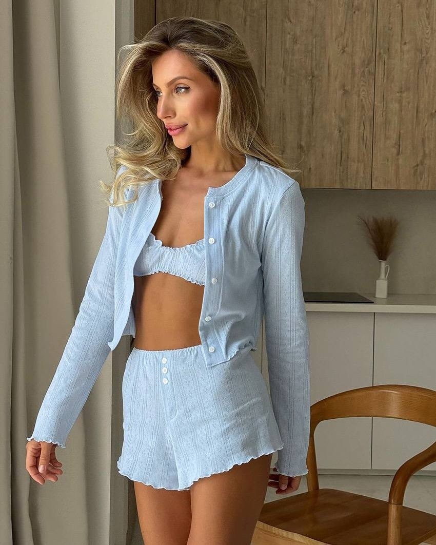 пижама женская,пижама с шортами и топ,пижамный комплект женский,пижама hiloc женская из двух предметов,пижама женская комплект с шортами mode suraya