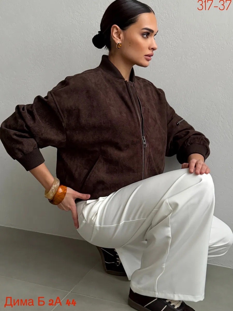женская куртка бомбер из эко замши коричневого цвета,куртка бомбер,замшевая куртка,куртка женская бомбер,бомбер женский замшевый