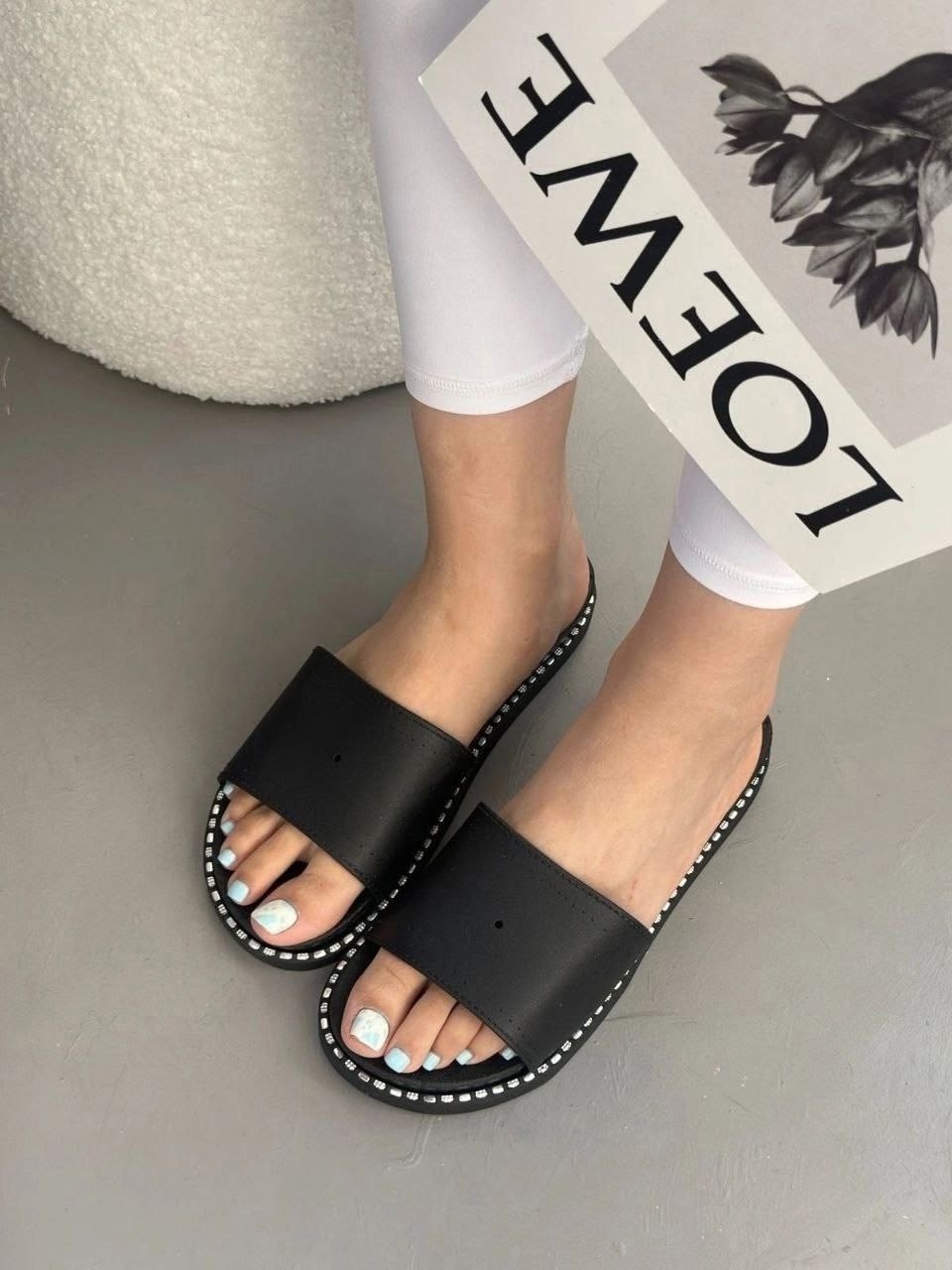 ,шлепанцы женские,женские тапки,шлепки кожаные на низкой платформе,шлепки кожаные alba