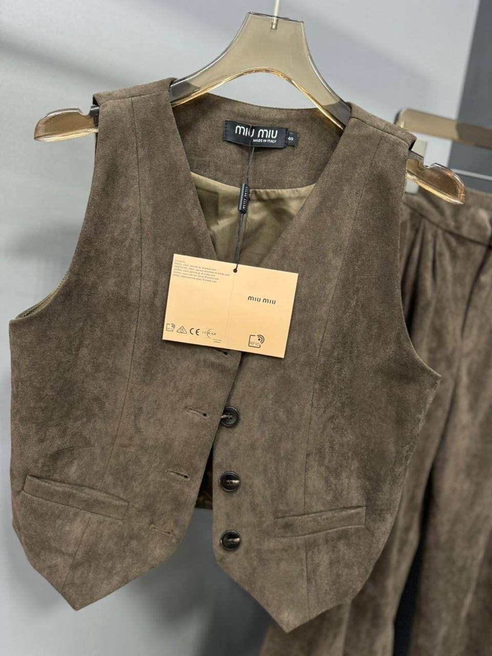 костюм женский брючный с жилеткой,брючный костюм,женский костюм с брюками вельветовый с жилеткой 399brn (коричневый),костюм брючный вельветовый,костюм классический жилет с брюками летний emberens