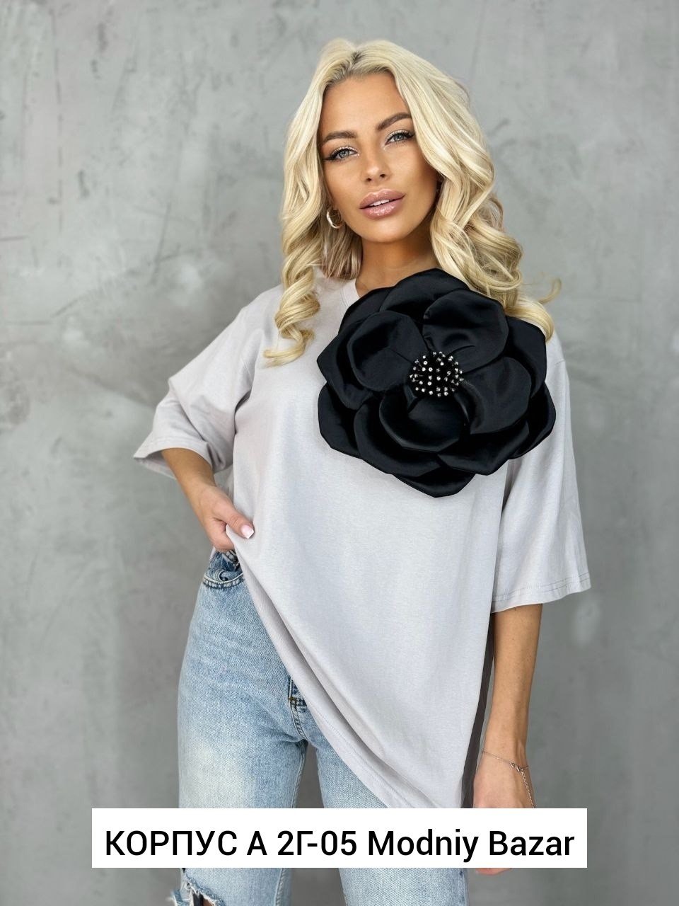 футболка с объемными цветами,футболка с цветком объемным,футболка женская с,футболки женские модные,футболка с цветами