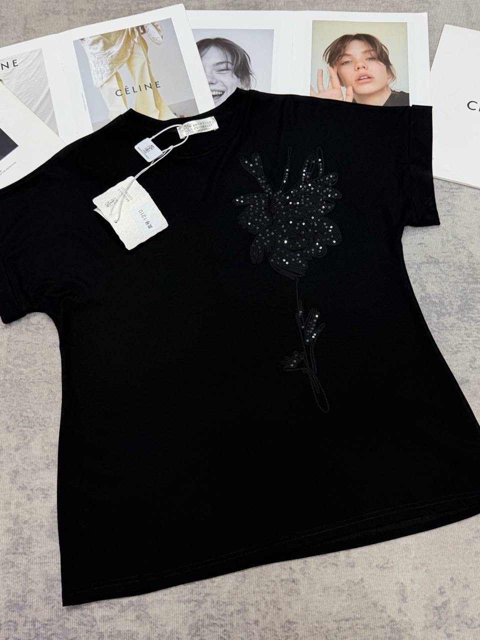 футболка со стразами,футболка женская,футболка с пайетками,футболка женская со стразами,футболка женская черный