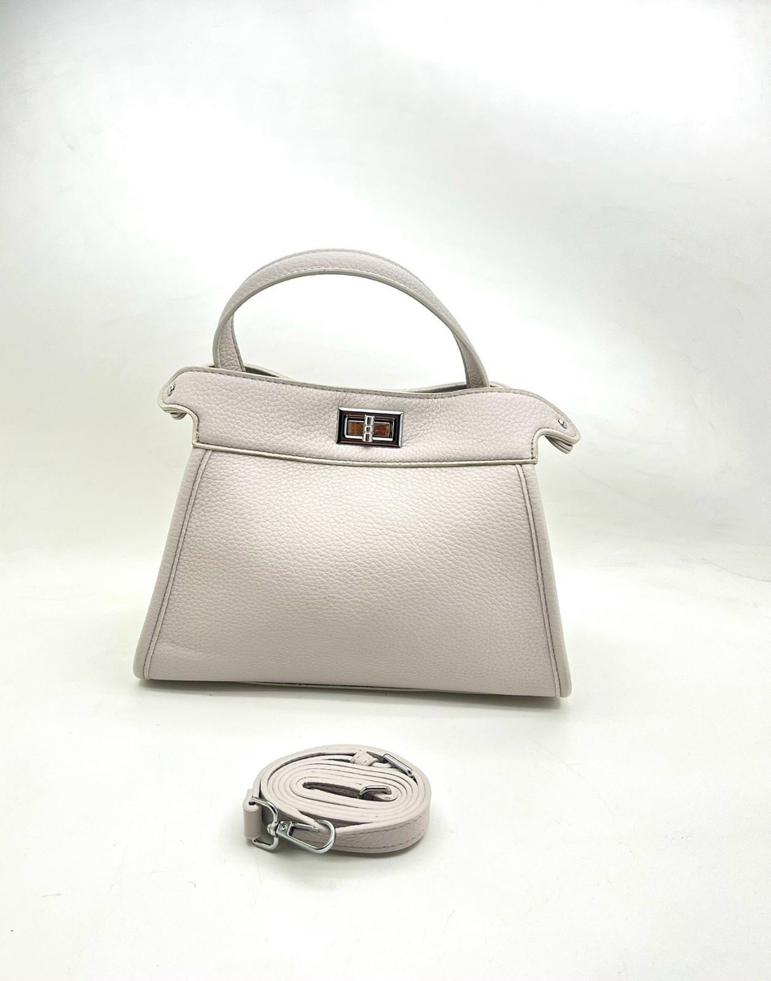 сумка fendi peekaboo,сумка fendi,сумка фенди,женская черная сумка fendi peekaboo medium,женская кожаная сумка fendi peekaboo mini черная