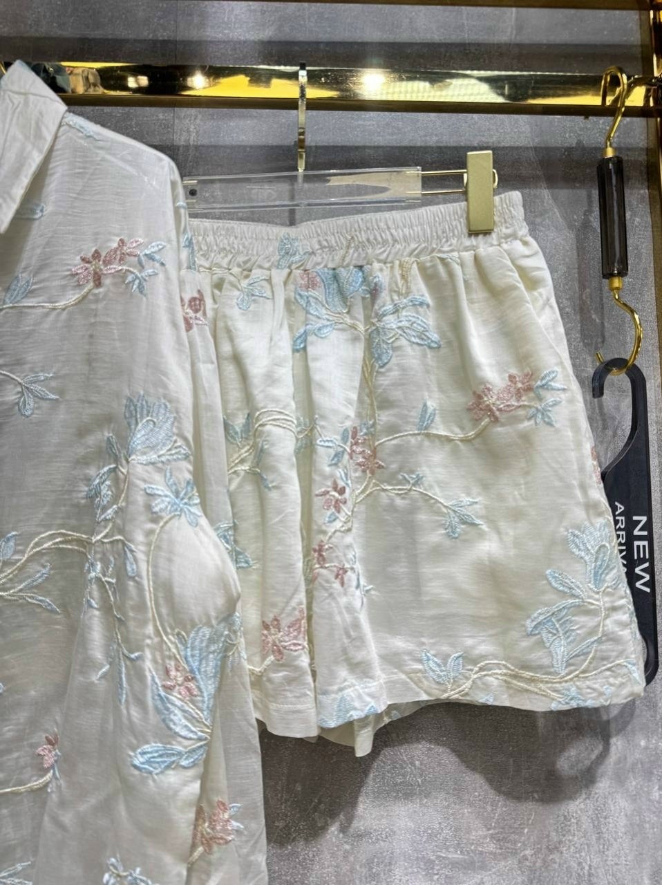 белла хадид feet,прозрачные босоножки,туфли модные,каблуки босоножки