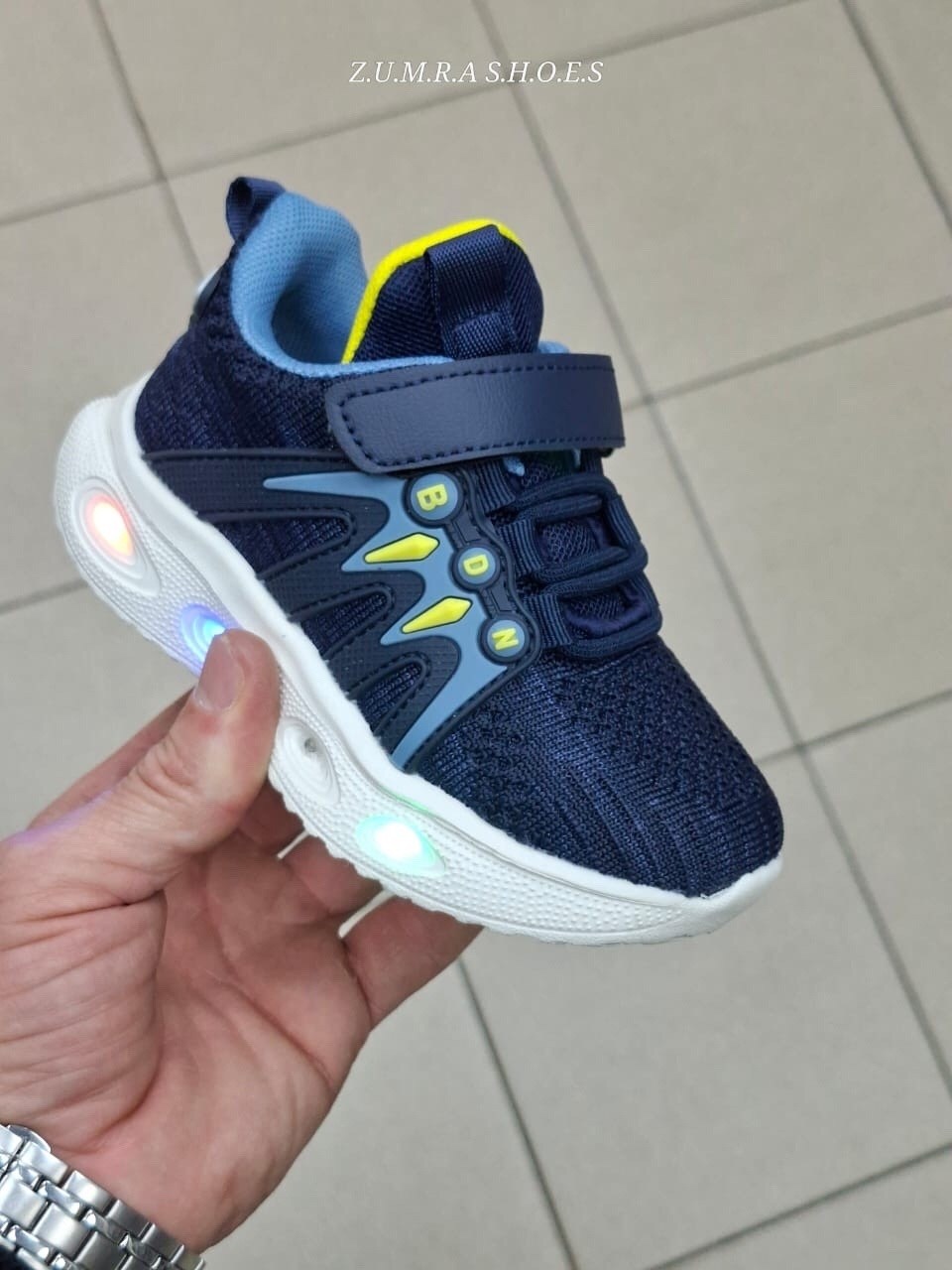 кроссовки для девочки светящиеся,детские кроссовки,кроссовки для девочек,кроссовки детские светящиеся,кроссовка детская