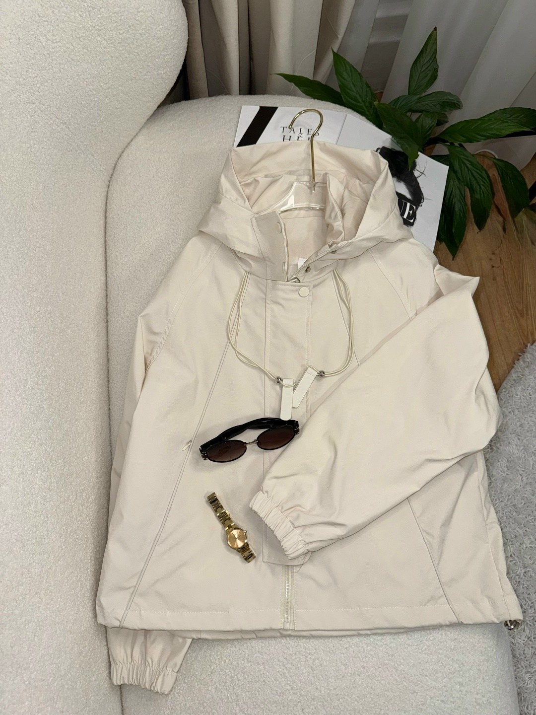 стильная куртка,куртка повседневная,женская куртка,куртка,женская куртка с капюшоном