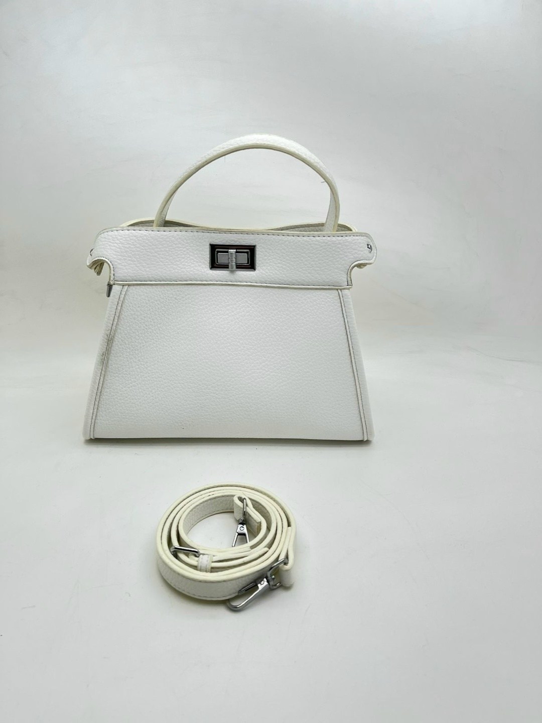 сумка fendi peekaboo,сумка fendi,сумка фенди,женская черная сумка fendi peekaboo medium,женская кожаная сумка fendi peekaboo mini черная