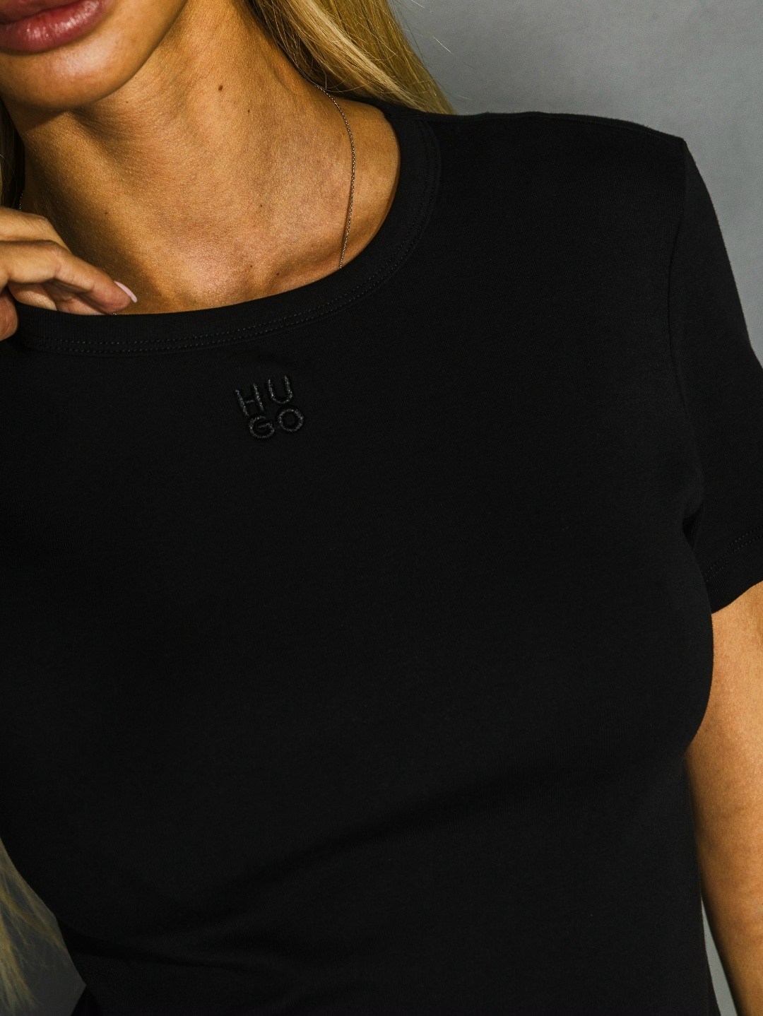 черная футболка женская,футболка женская,женская базовая однотонная футболка,футболки для женщин,футболка женская базовая