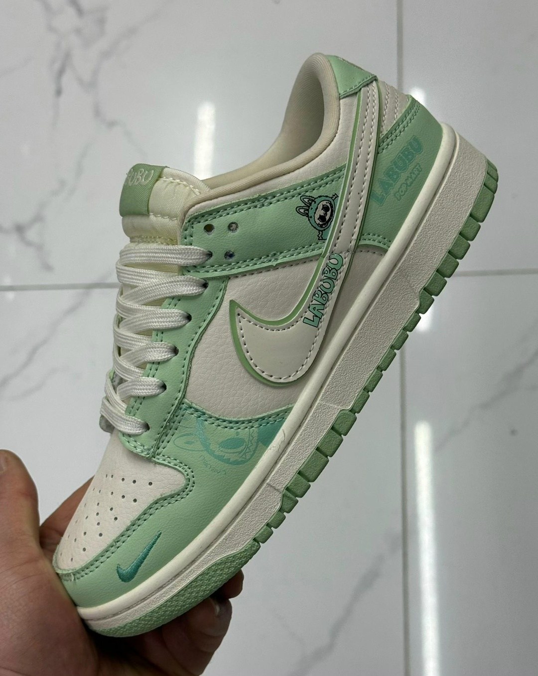 женские кроссовки,nike air jordan 1 low travis scott,кроссовки nike air jordan 1 low x travis scott x labubu,travis scott x air jordan 1 low sail shy pink,кроссовки унисекс
