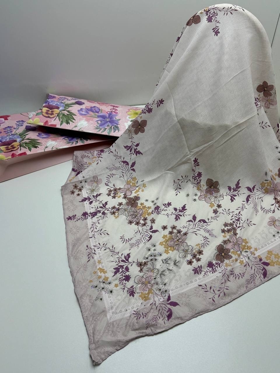 женский платок,шелковый платок,платок,женские шелковые платки,платок шейный