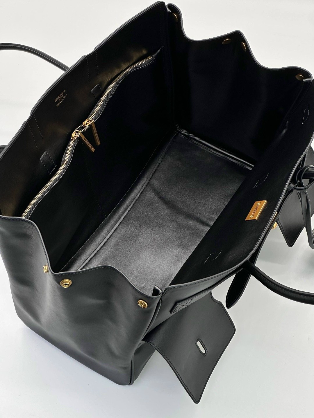 balenciaga сумка,женская сумка balenciaga,сумка balenciaga натуральная кожа,сумка balenciaga bel air,сумка