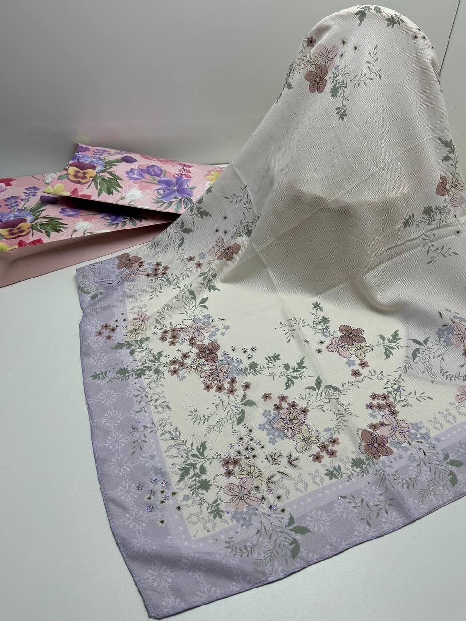 женский платок,шелковый платок,платок,женские шелковые платки,платок шейный