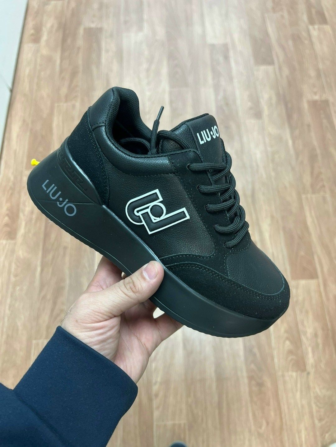 ,кроссовки женские,кроссовки liu jo,кроссовки женские liu jo,кроссовки повседневные