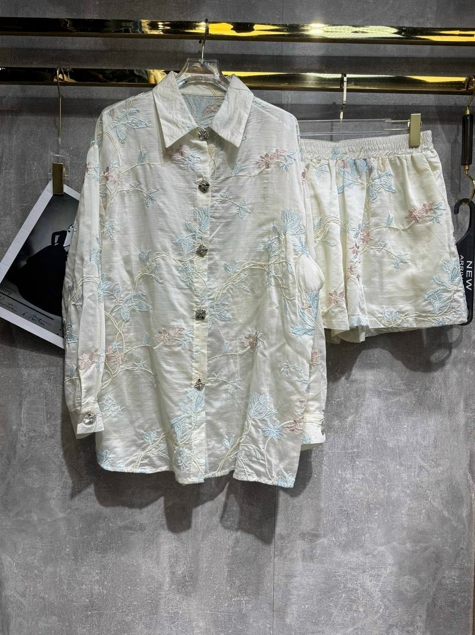 белла хадид feet,прозрачные босоножки,туфли модные,каблуки босоножки