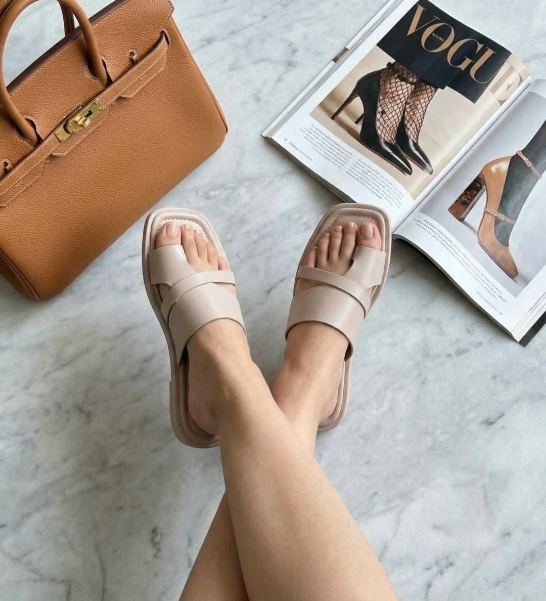 женские шлепанцы,,модные шлепанцы,сандалии женские,летние шлепанцы