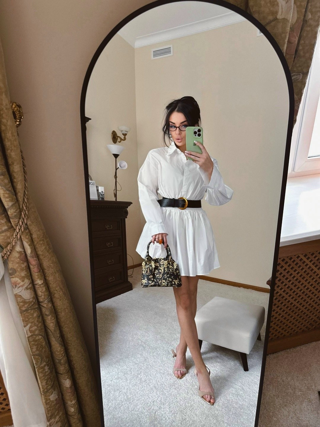 платье-рубашка,модные образы,платье рубашка с поясом,белое платье рубашка,стильное платье