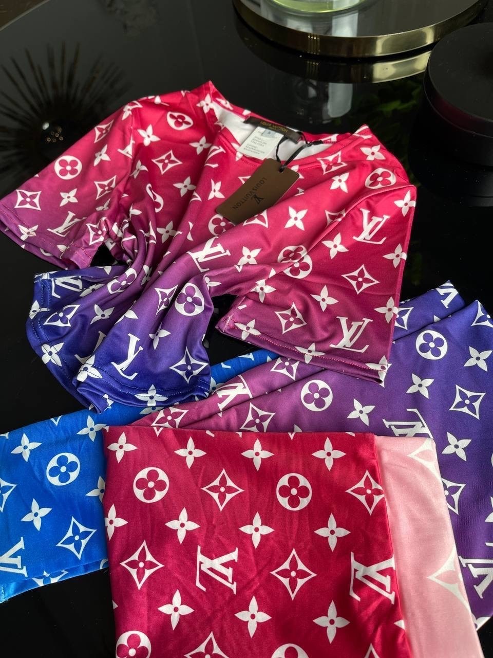 костюм для фитнеса,костюм для фитнеса женский,легинсы для фитнеса,спортивные костюмы для фитнеса,спортивные костюм