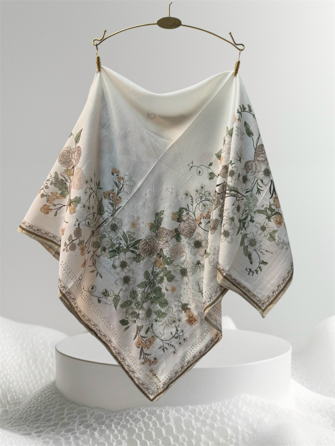 шелковый платок,платок женский,платок,шелковый шарф,атласный платок