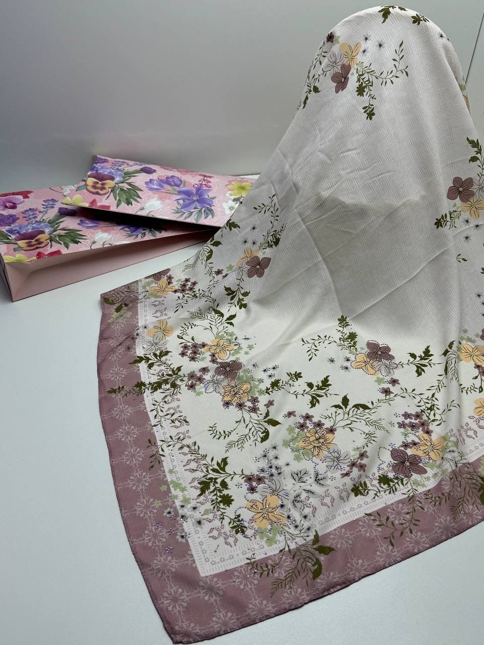 женский платок,шелковый платок,платок,женские шелковые платки,платок шейный