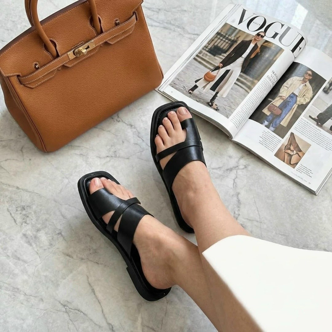 женские шлепанцы,,модные шлепанцы,сандалии женские,летние шлепанцы