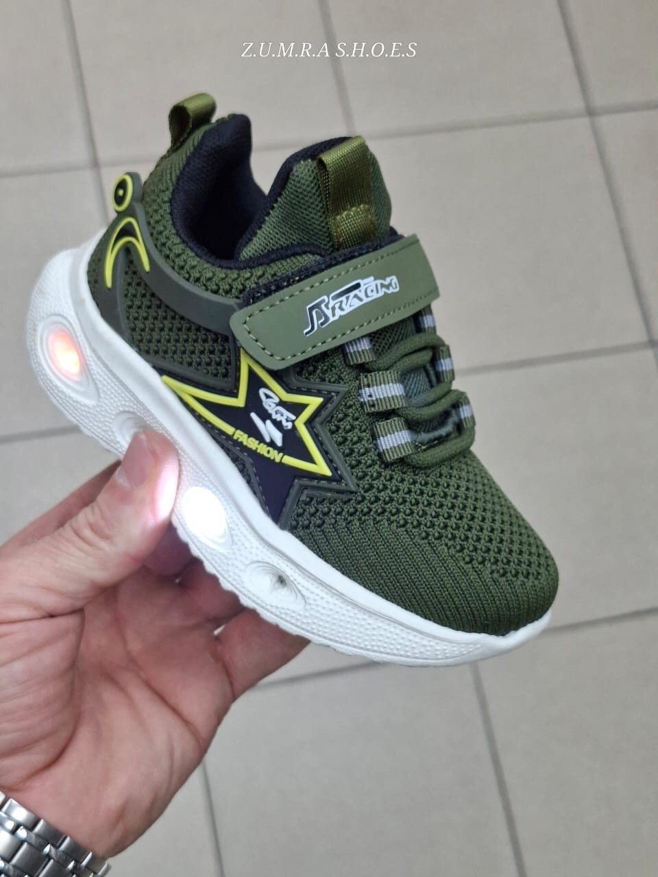 кроссовки для девочки светящиеся,детские кроссовки,кроссовки для девочек,кроссовки детские светящиеся,кроссовка детская