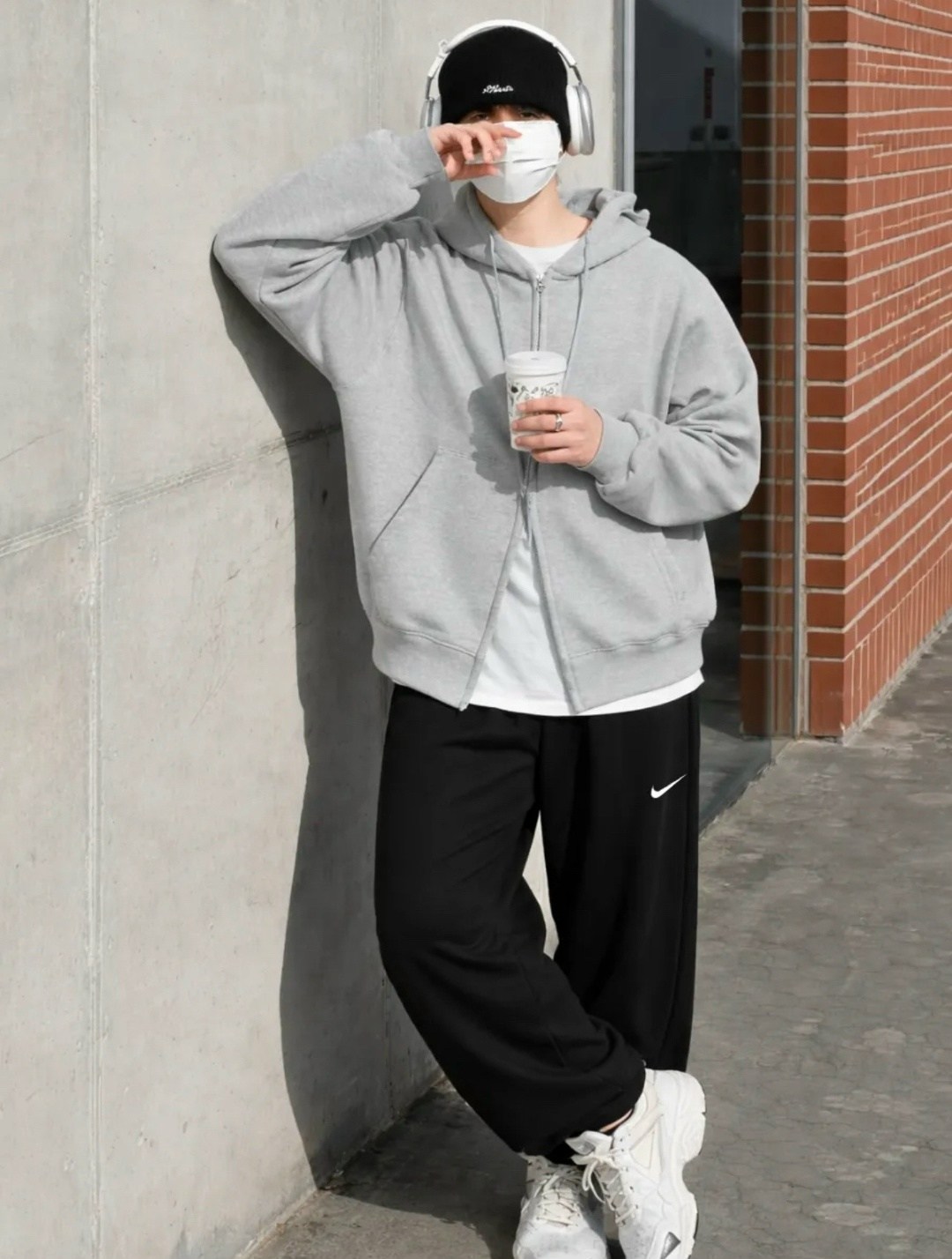 мужские спортивные брюки,брюки спортивные,широкие штаны мужские,брюки спортивные твое,черные спортивные штаны мужские