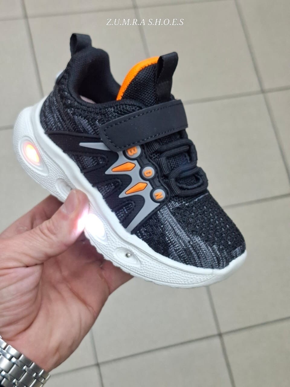 кроссовки для девочки светящиеся,детские кроссовки,кроссовки для девочек,кроссовки детские светящиеся,кроссовка детская
