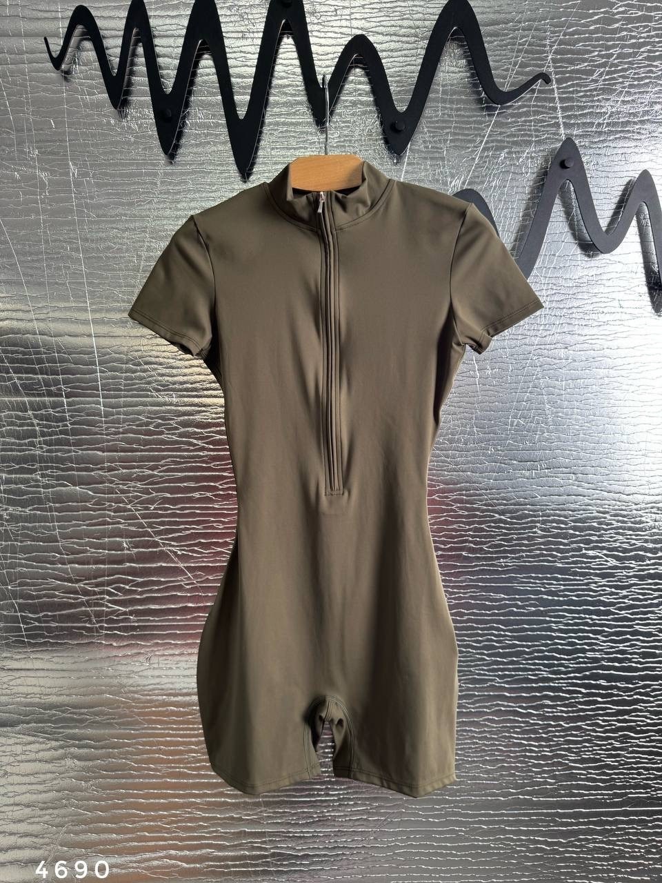 комбинезон спортивный,женский спортивный комбинезон,комбинезон облегающий,комбинезон для фитнеса,комбинезон спортивный с шортами для фитнеса трикотажный