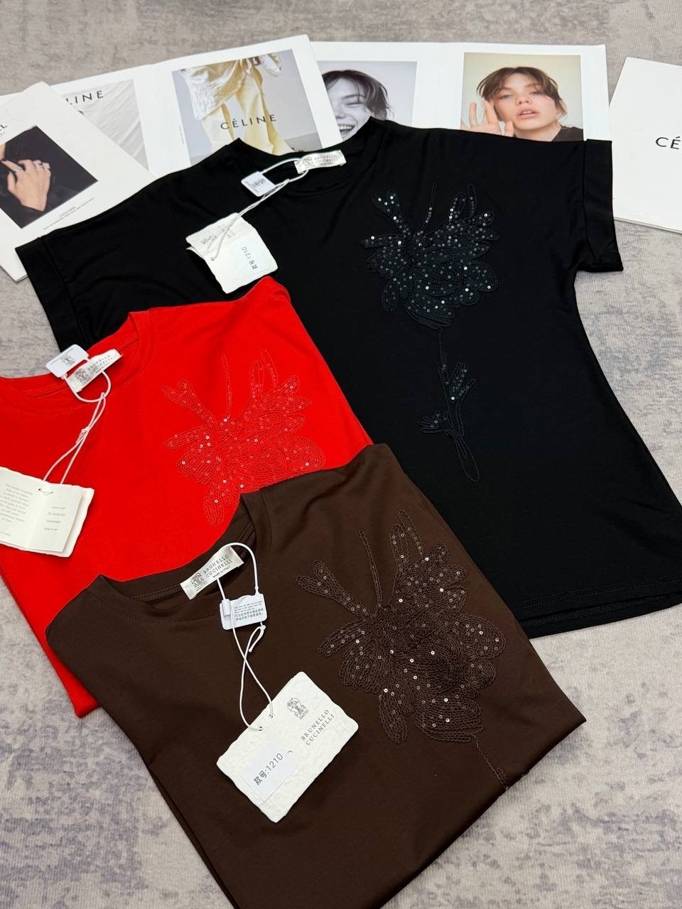 футболка со стразами,футболка женская,футболка с пайетками,футболка женская со стразами,футболка женская черный