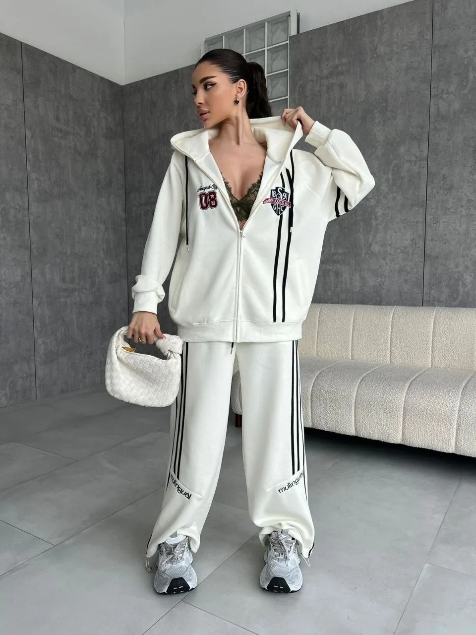 спортивный костюм женский,костюм женский,спортивный костюм,спортивный костюм miu miu женский