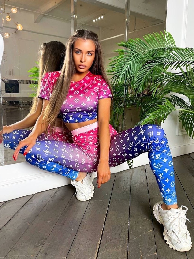 костюм для фитнеса,костюм для фитнеса женский,легинсы для фитнеса,спортивные костюмы для фитнеса,спортивные костюм