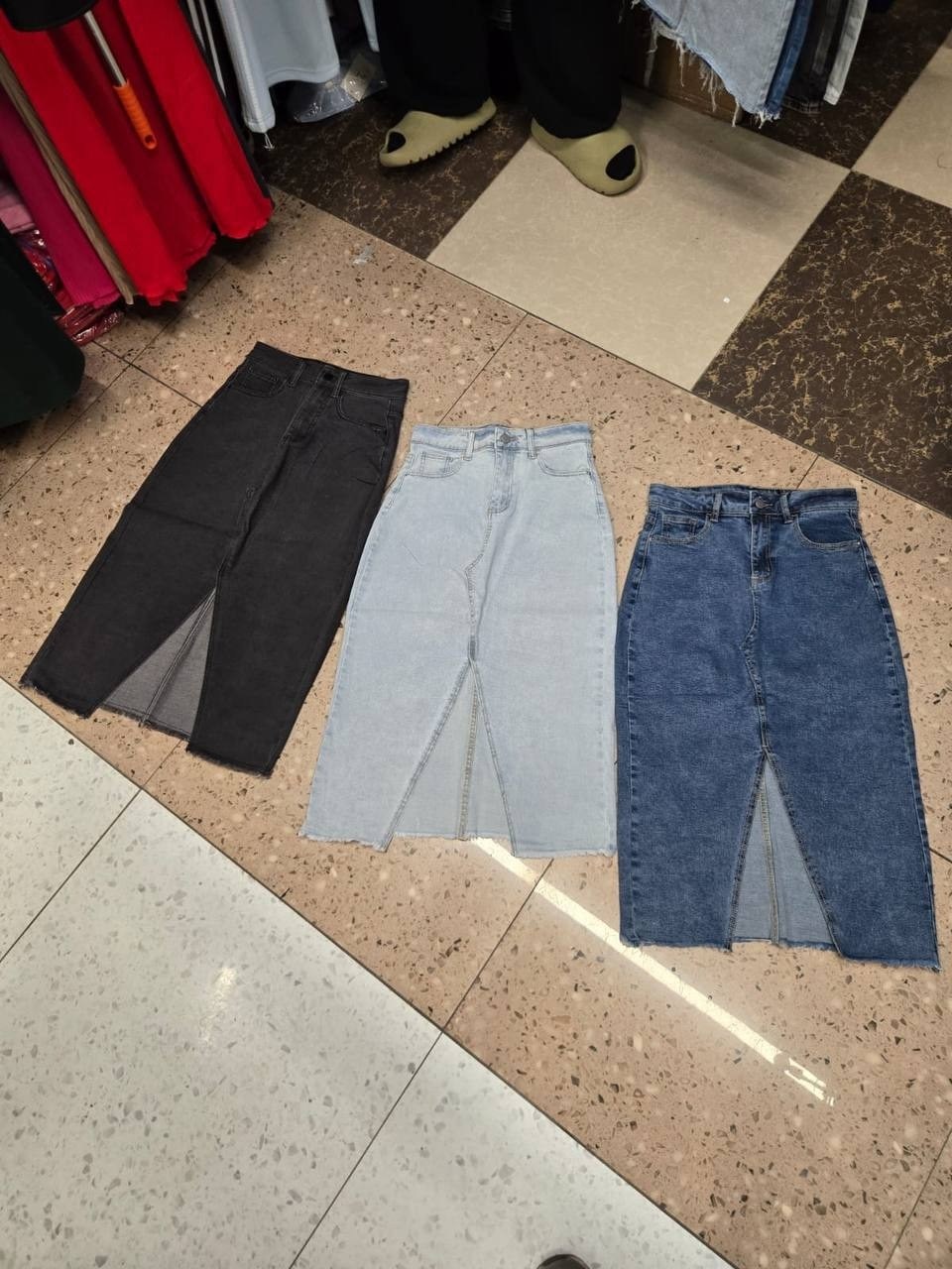 юбка с разрезом джинсовая,джинсовая длинная юбка,юбка джинсовая длинная с разрезом миди mirari,джинсовая юбка 2026,джинсовая юбка миди с разрезом