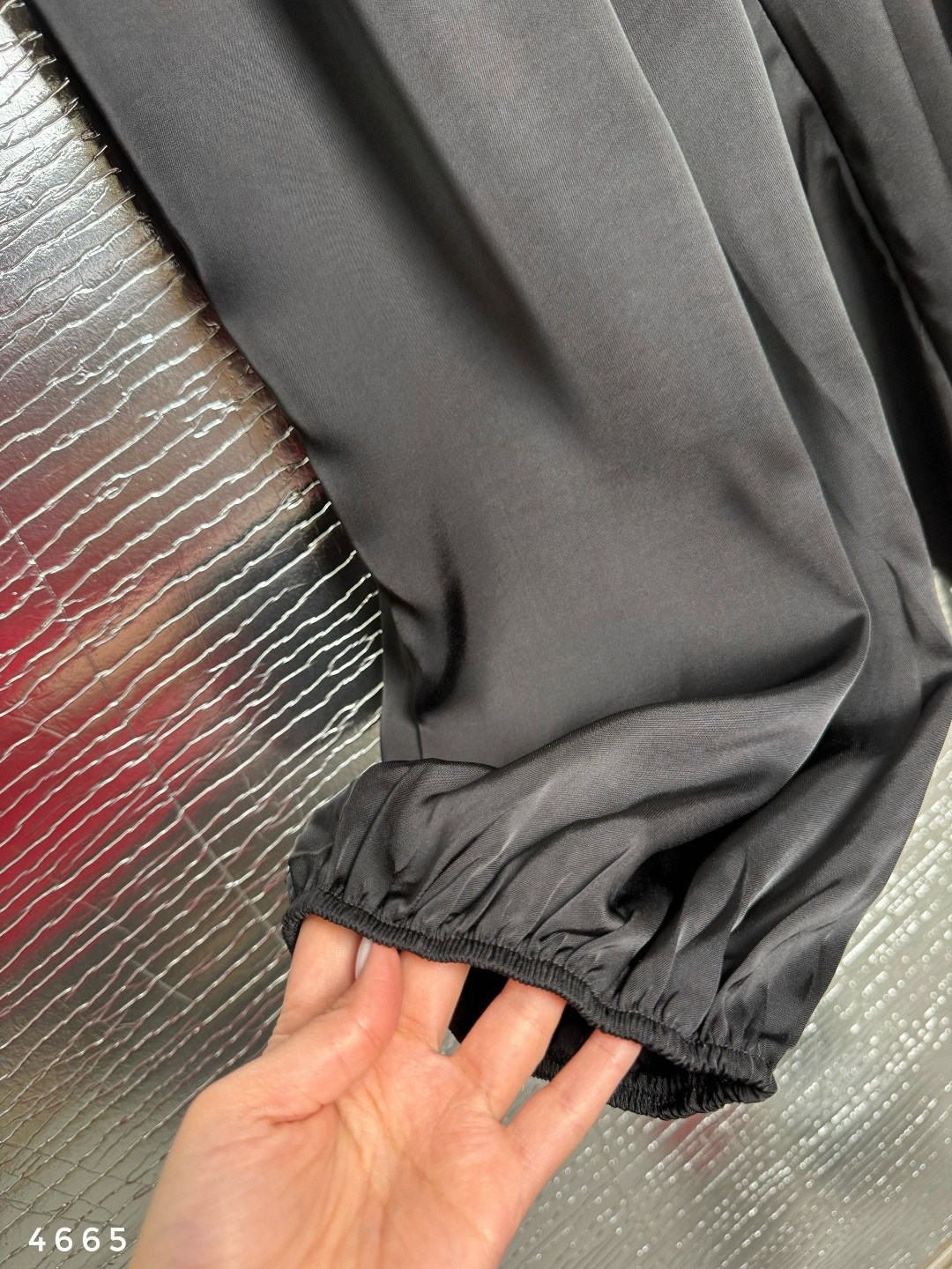 атласный комбинезон,костюм с брюками,брючный костюм,шелковый костюм в пижамном стиле issa plus,шелковый брючный костюм