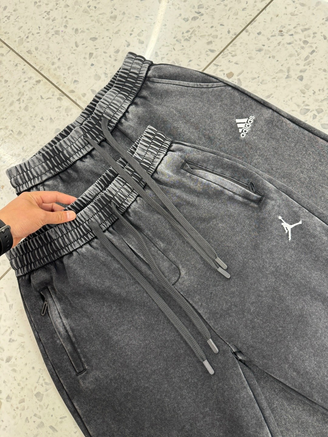 серый свитшот,мужские спортивные костюмы,штаны мужские спортивные,парни в серых спортивных штанах,спортивные штаны серые