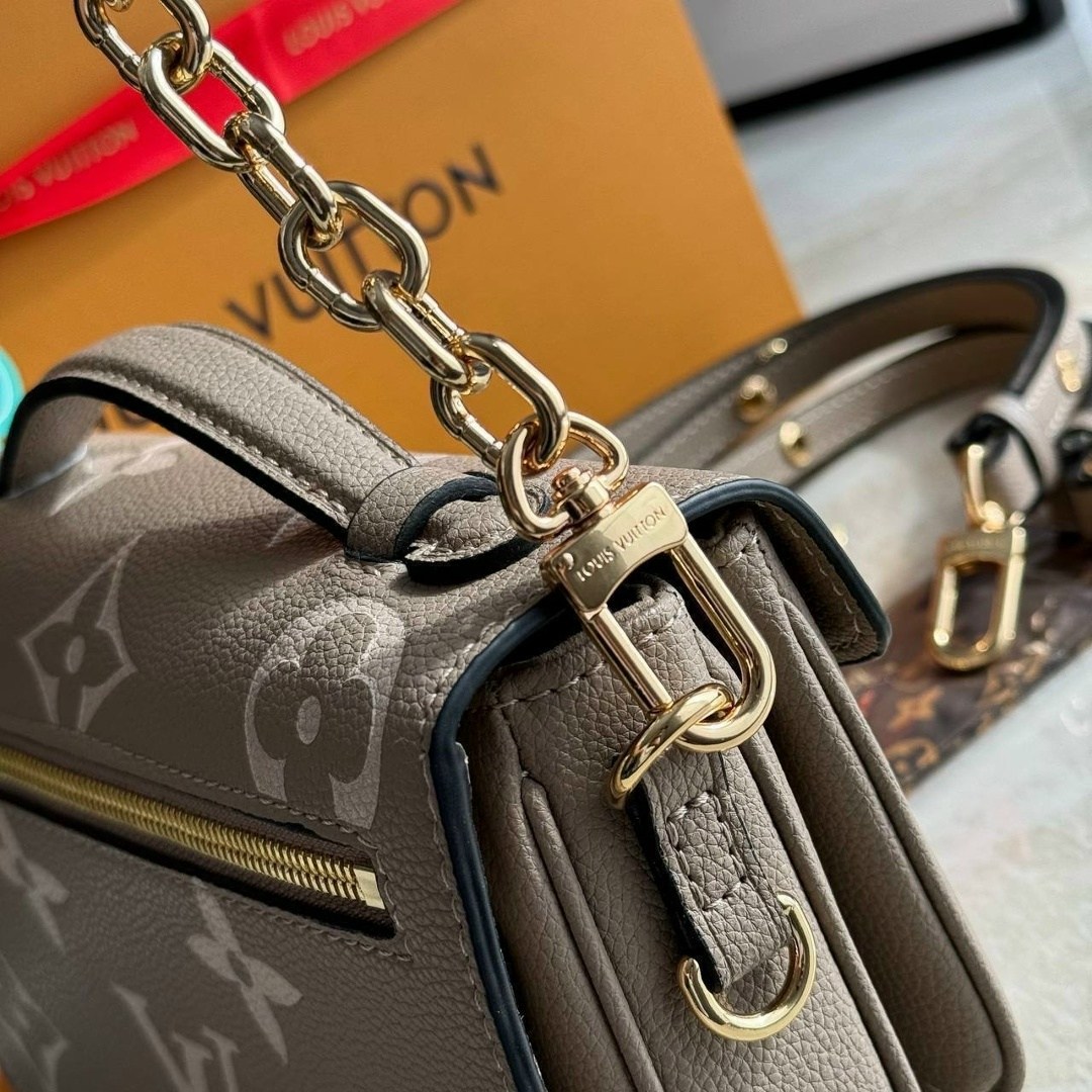 сумка женская louis vuitton,louis vuitton сумка,louis vuitton сумка на плечо,женская сумка на плечо louis vuitton,сумка pochette metis east west louis vuitton