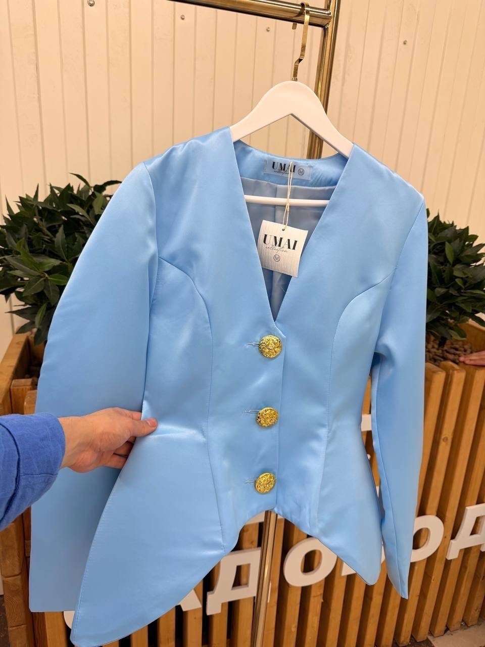 модный стиль,блузка с объемными рукавами,брючный костюм