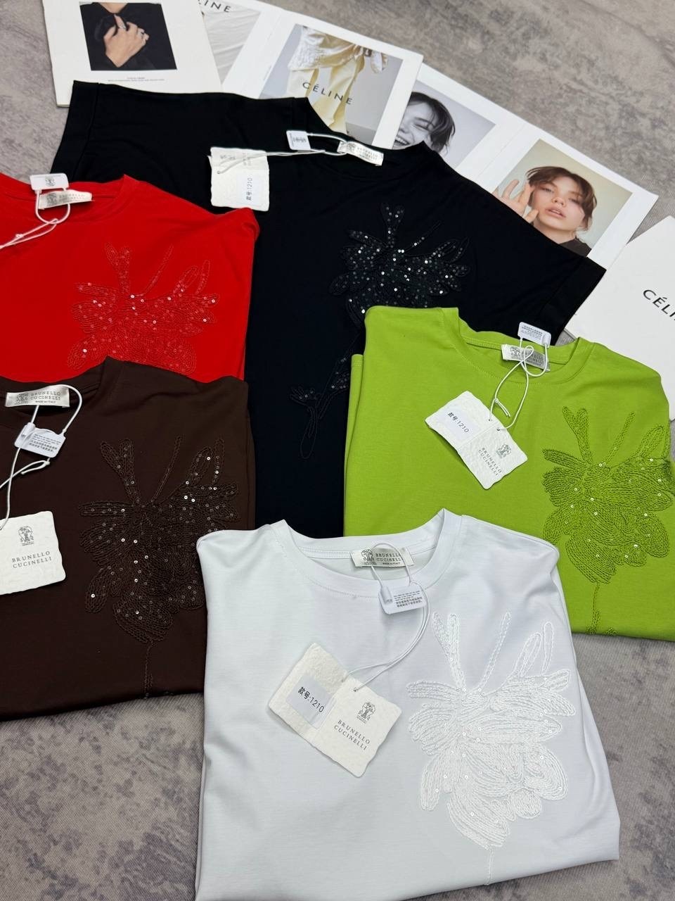 футболка со стразами,футболка женская,футболка с пайетками,футболка женская со стразами,футболка женская черный