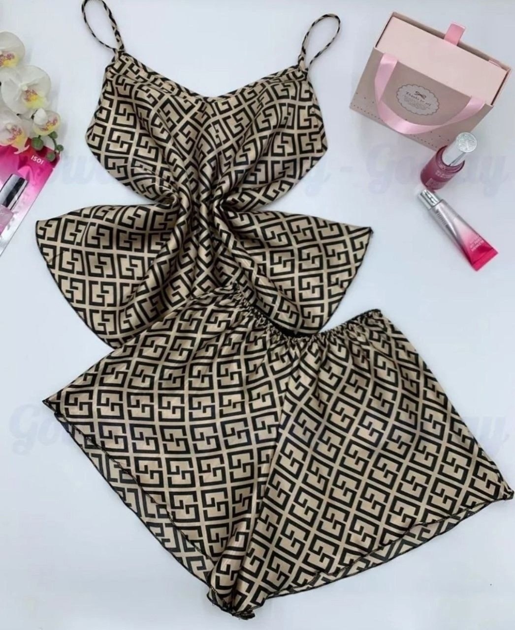 пижама шелковая женская,пижама шелковая 25549,шелковая пижама,черная шелковая пижама с шортами,женская черная шелковая пижама топ и шорты